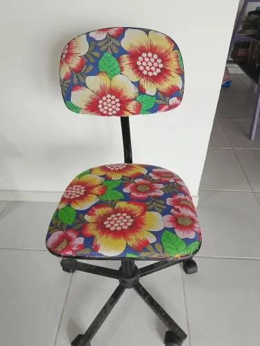 Cadeira de escritório giratória 