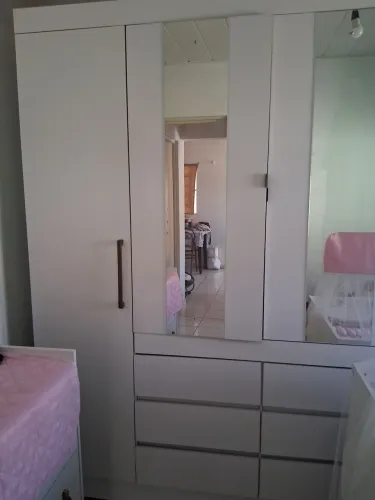 Guarda roupa de casal 4 portas