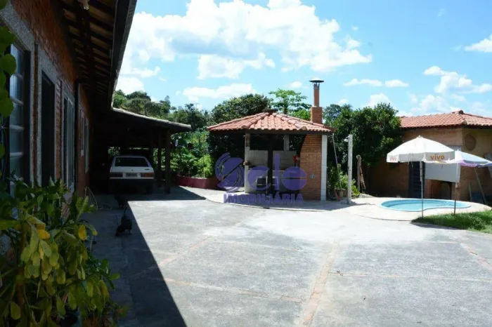 Chácara com 2 dormitórios à venda, 1000 m² por R$ 550.000,00 - Amparo - Amparo/SP