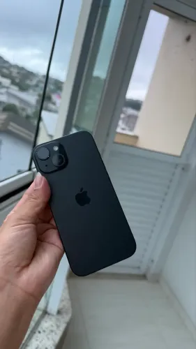 iPhone 15 preto 128 GB