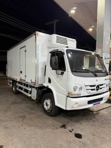 Caminhão Mercedes bens accelo 1016 ano 2021/2022 km 30 mil fone *20