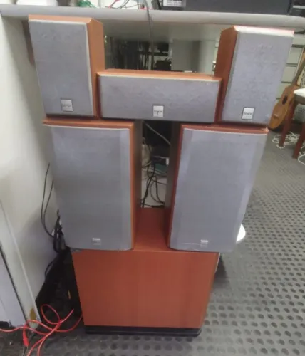 Conjunto de Caixa de som 5.1 Denon 
