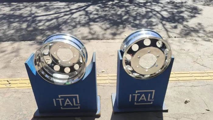 Roda de alumínio 6 furos caminhão 3/4