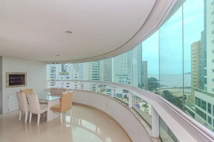 Apartamento com vista mar para locação no Ed. Torre de Málaga em Balneário Camboriú