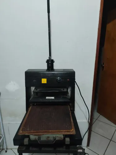 Prensa de sublimação.