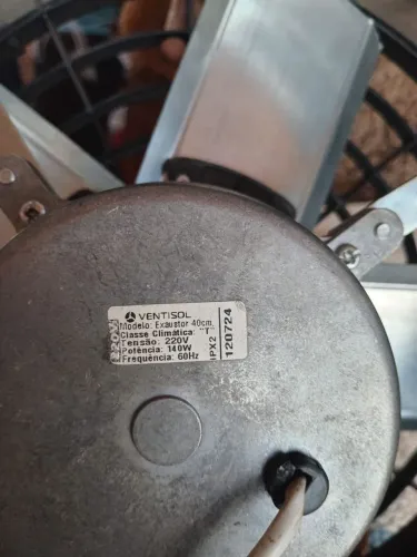 Vendo exautor 220 voltios seminovo