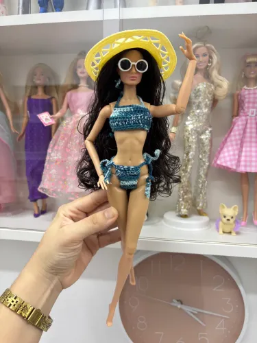Boneca tipo Barbie modelo nova 
