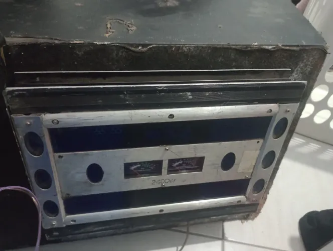 Vendo caixa de som com potência e uma corneta , tá tudo funcionando certinho !