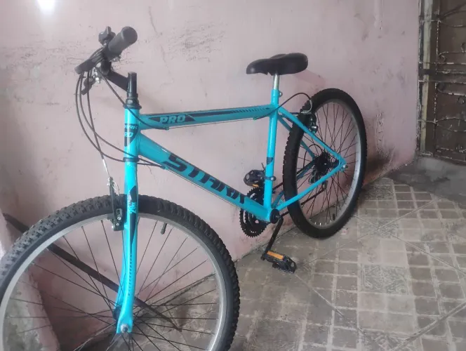 Bicicleta nova aro 20 , marchas 18  800$ pra vender logo 