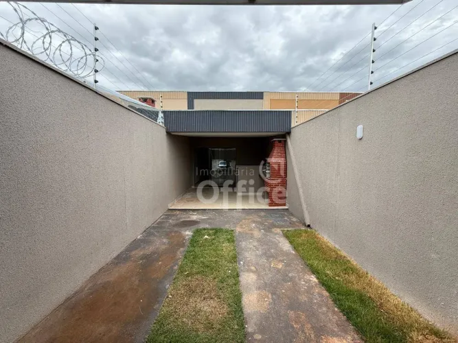 Casa com 3 dormitórios para alugar, 80 m² por R$ 1.700/mês - Santo Antônio - Anápolis/GO