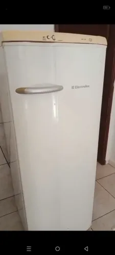 Vende-se geladeira