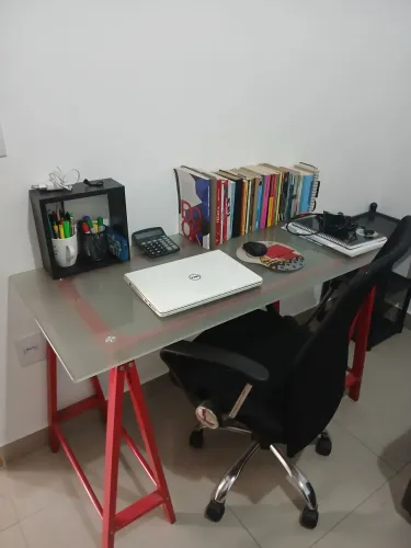Mesa de Estudos/Escritório + Cadeira
