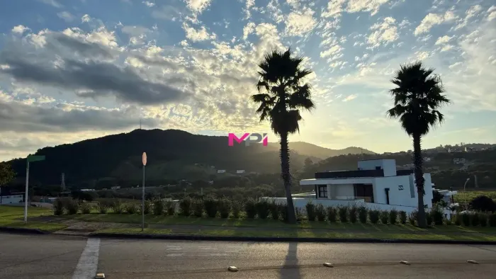 TERRENO NO CONDOMÍNIO ALPHAVILLE 1 - VILA MARINGÁ - JUNDIAÍ