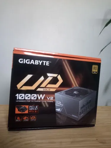 Fonte gigabyte UD1000gm PG5 V2