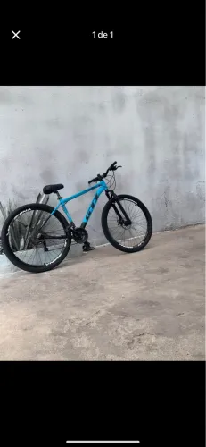 Bicicleta e iPhone XR
