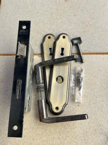 4 kit de fechaduras em bom estado