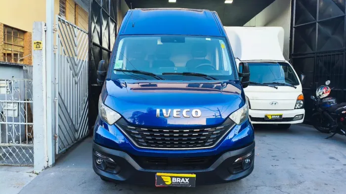 Iveco Daily Furgão 30-130 2.3 9M³ (die)(e5) 2022