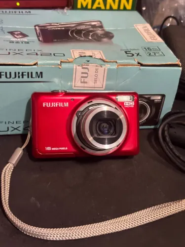 Câmera Digital Y2K Fujifilm Finepix Cybershot JX420 16MP em ótimo estado, acompanha caixa!