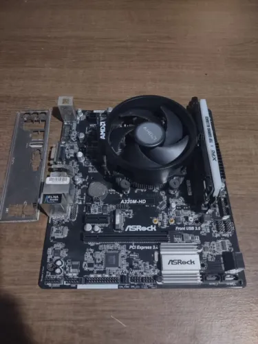 Kit Ryzen 5 5500 + ASRock A320M + 16GB RAM DDR4 3000MHz