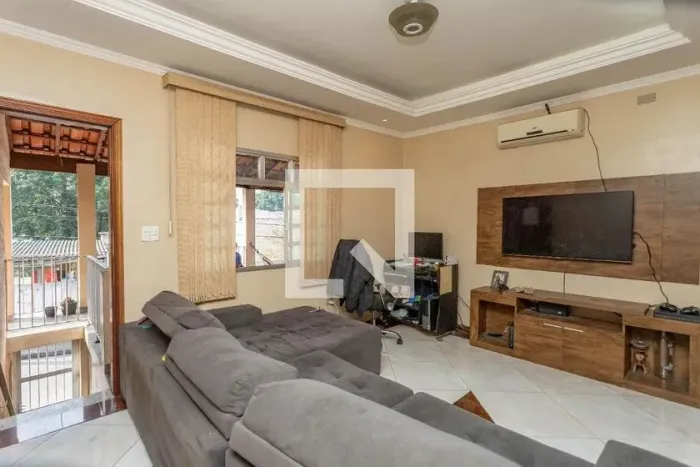 Casa à Venda - Centro, 2 Quartos, 200 m2