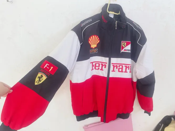 Jaqueta Ferrari - tamanho GG/2XL NOVA nunca usada.