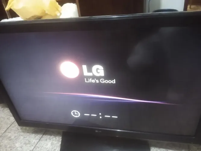 TV LG LCD 42 polegadas funcionando