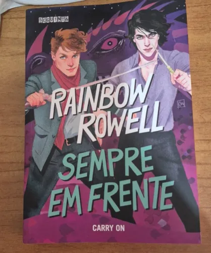 LIVRO - CARRY ON (Sempre Em Frente)