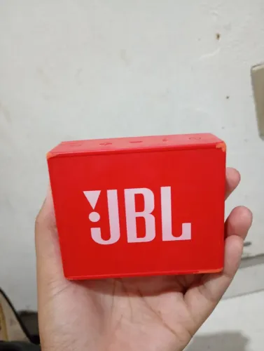 CAIXA DE SOM JBL DE SOM PORTÁTIL ORIGINAL USADA