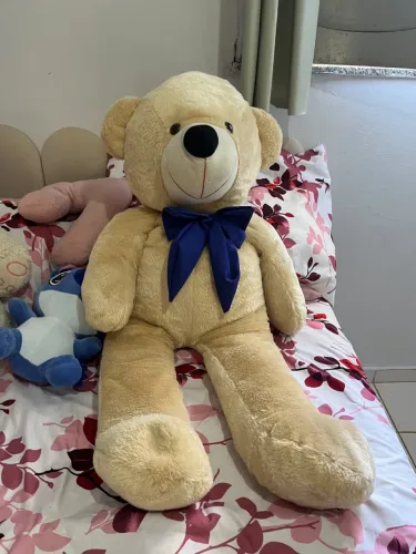 Urso de Pelúcia Grande com Laço Azul