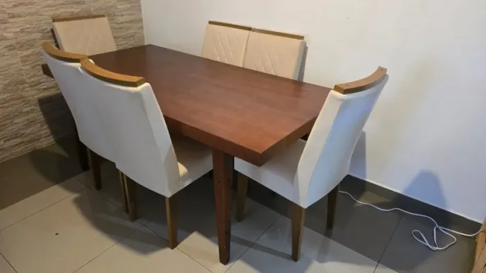 Mesa de Jantar com 6 lugares