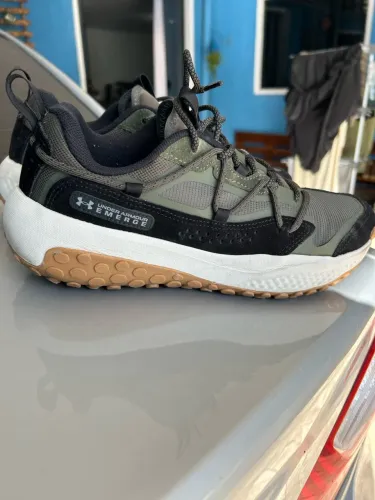 Tênis Under Armour Charged