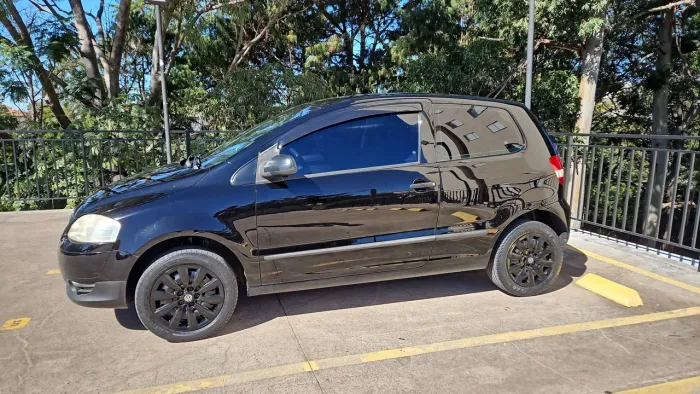 Volkswagen Fox City 1.0mi/ 1.0mi Total Flex 8V 3P 2010