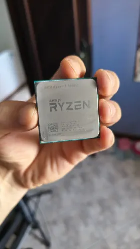 Ryzen 5 3400g + cooler (usado)