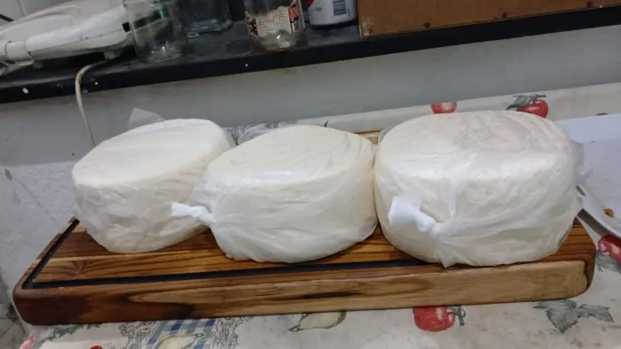 Queijo do Norte de Minas Artesanal - Peça ~1,2kg | R$ 50 | BH