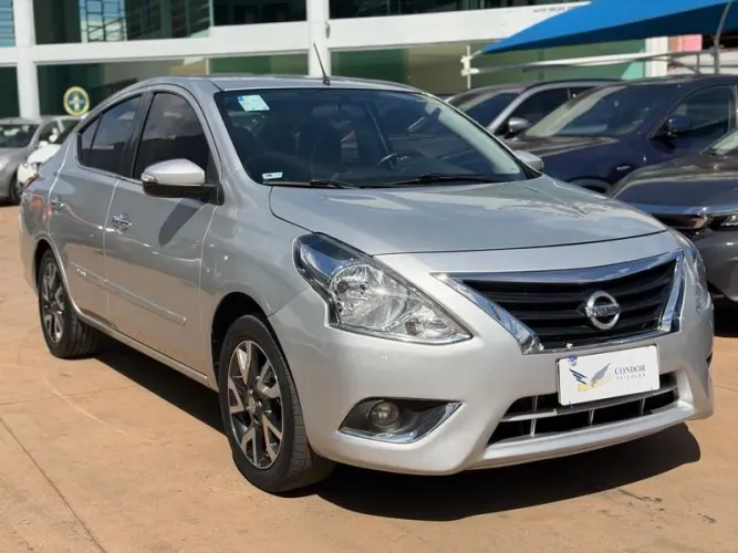 Nissan Versa SL 1.6 16V Flexstart 4P Aut. 2017