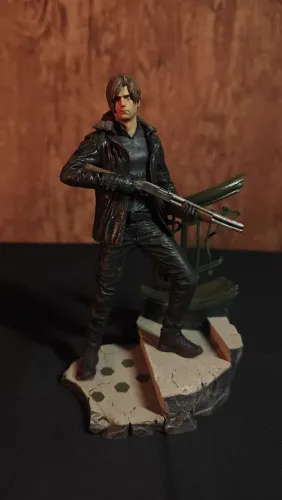 Figure Leon Kennedy RE9 1:12