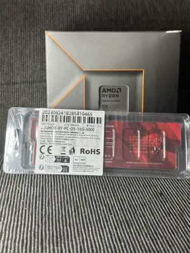 ? Kit para PC AM5 - Ryzen 5 8500G + Memória DDR5 16GB