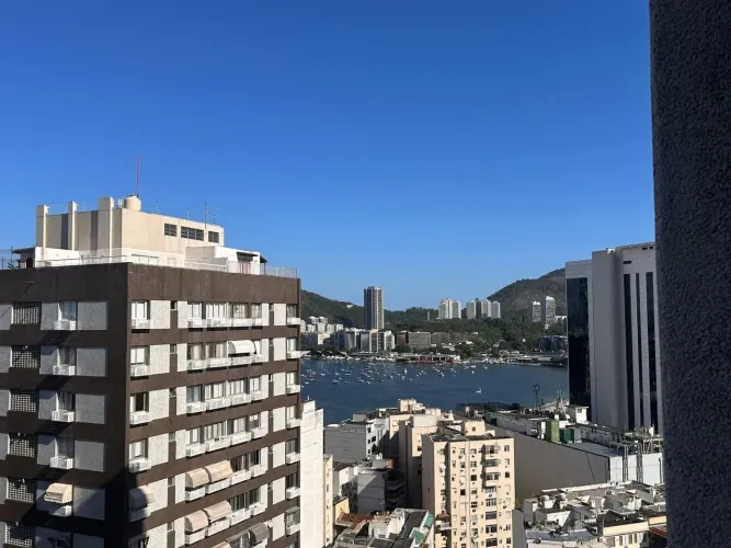 Maravilhoso apartamento de 2 quartos com vista livre, vaga de garagem e infraestrutura.