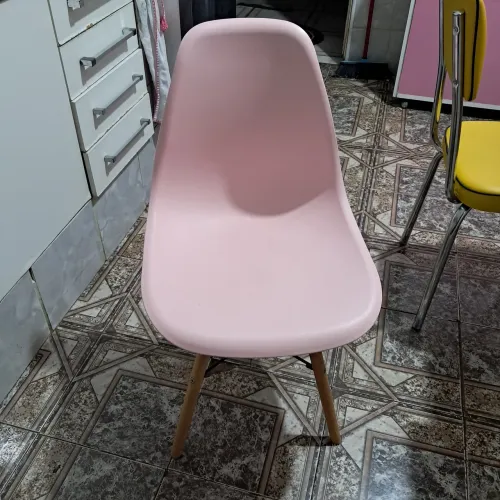 4 Cadeiras Eames Rosa