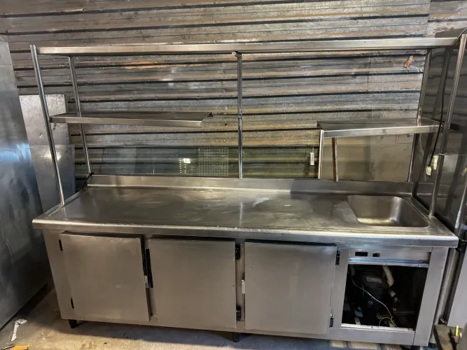 Bancada refrigerada com pia em aço inox 2,5 M 
