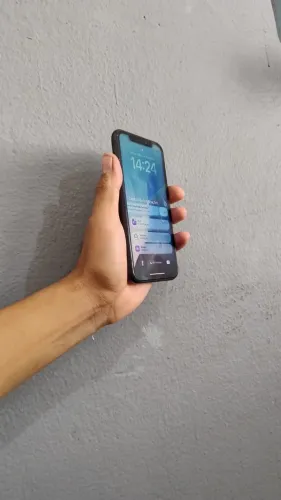 iPhone XR semi novo, sem nenhum defeito ou trinco, tudo ok