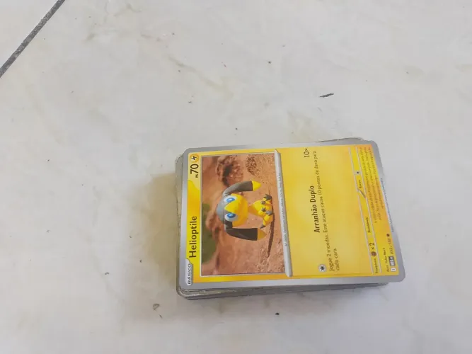 Cards Pokémon colecionáveis