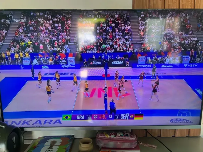 Vendo uma televisão