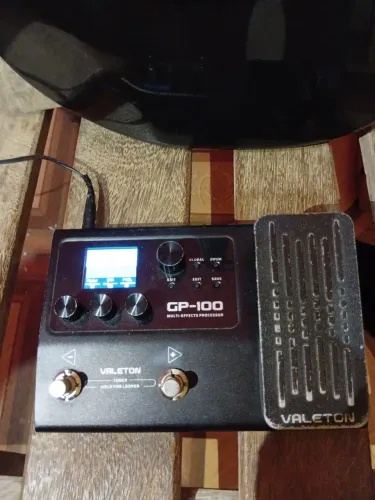 Pedaleira de guitarra 