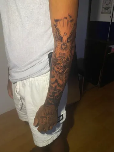 Tatuador premiado! Venha fazer sua tatuagem 