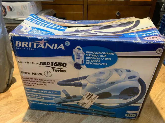 Aspirador de pó Britânia ASP 1650 turbo 220w