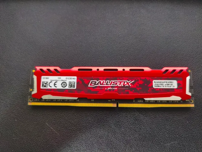 Memoria ram ddr4 8gb Ballistix pouco tempo de uso
