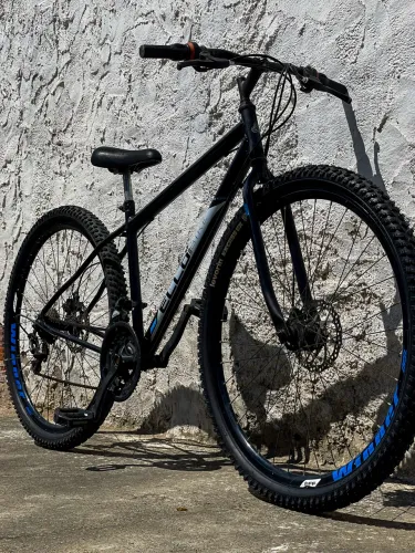 Bike aro 29 com 2 pneus novos