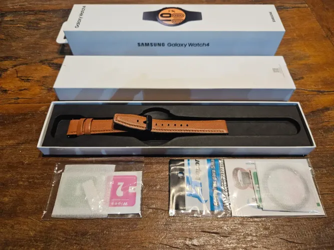 Relógio smartwatch Samsung Galaxy watch 4, 44 mm de diâmetro com leitor de ECG e pressão