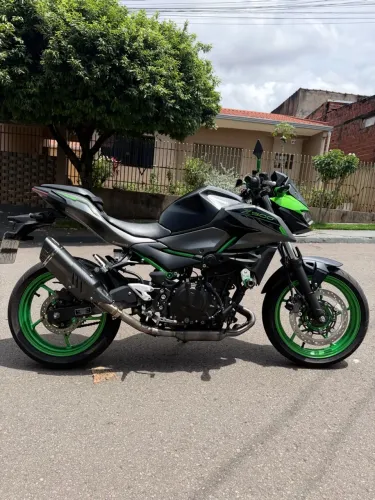 Kawasaki Z 500 SE 2025